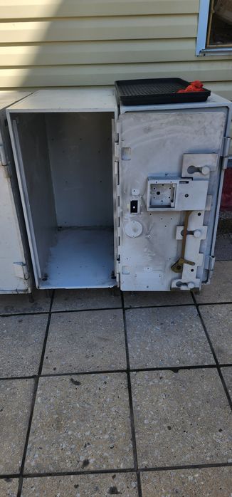 Продам сейф с толщина 12мм