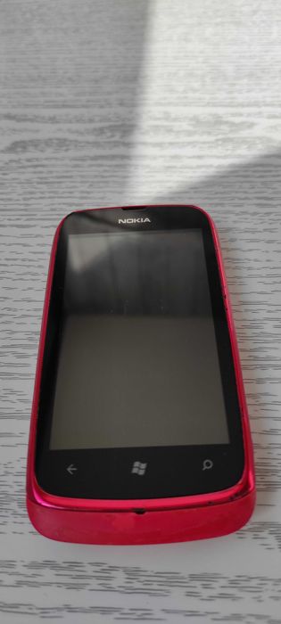 Телефон Nokia Lumia 610