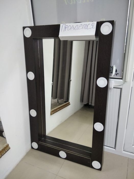 Продаются шкафы, зеркала