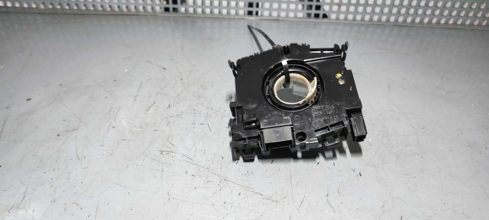 Spira volkswagen vw golf 6 break ptr volan cu padele cod 5K0953549B