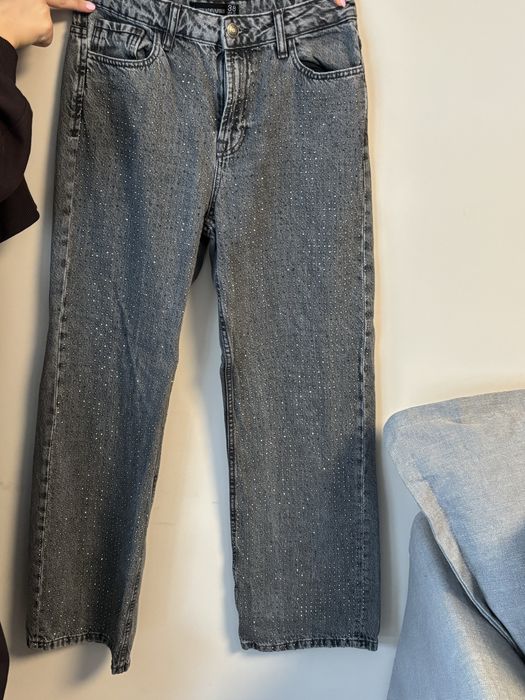 Бляскави дънки,марка-stradivarius.