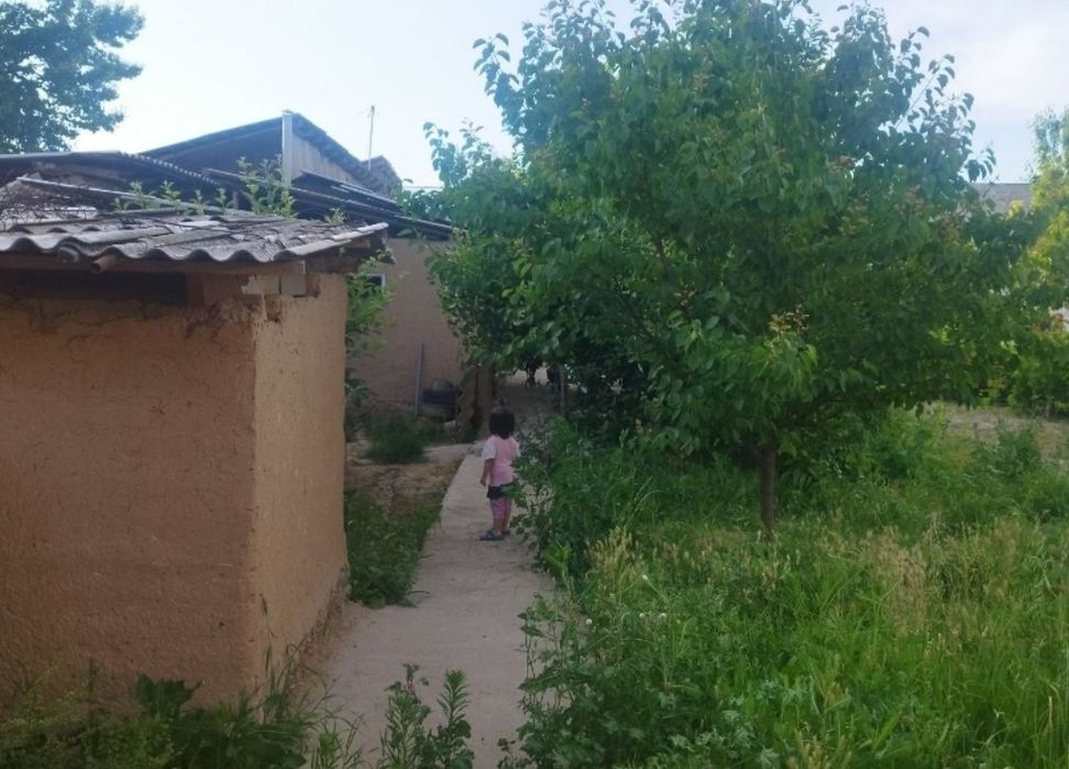 Uy sotiladi 18 sot, Parkent tumanida. Продается дом 18 сот