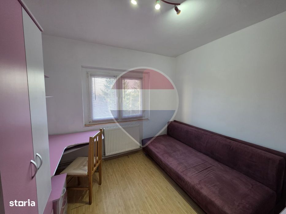 Apartament 4 camere decomandat etaj 2 centrala în zona Confectii