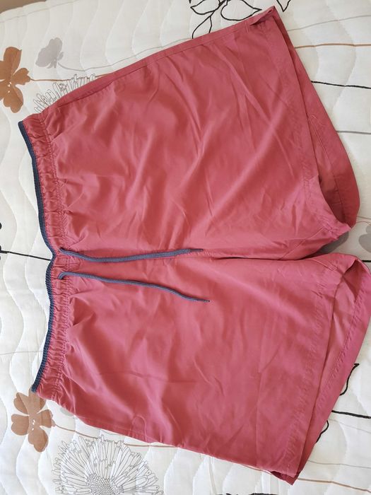 Short de culoare bordo,  NOU, marimea XXL