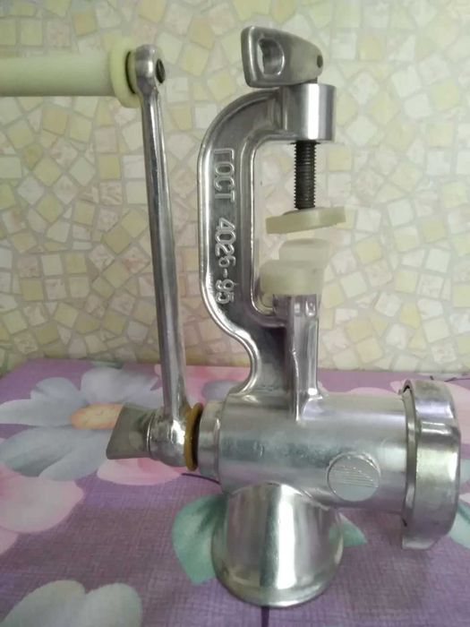 Мясорубка, сост отличное, всё работает, СССР, б/У