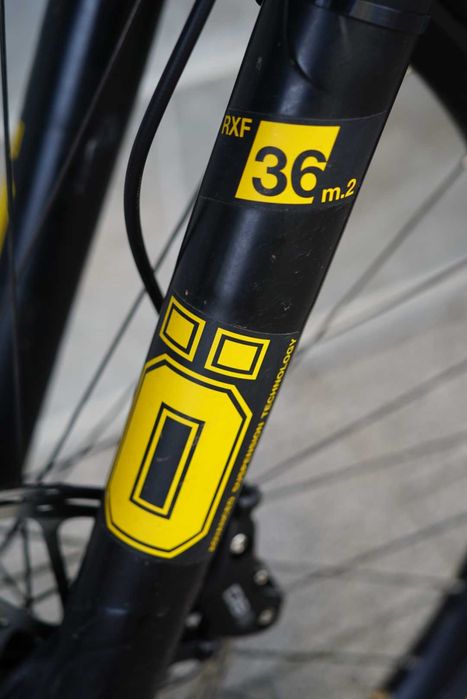 2021 COMMENCAL Meta AM 29 170mm. OHLINS