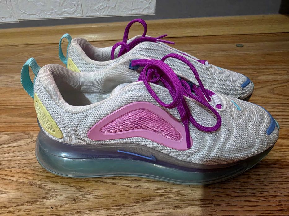 Дамски маратонки Nike Air Max 720