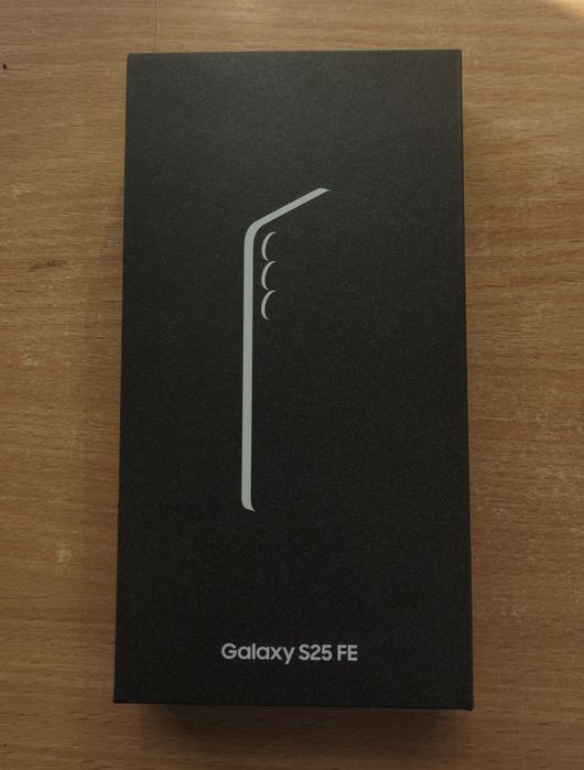Samsung Galaxy S25 Fe .  Sigilat