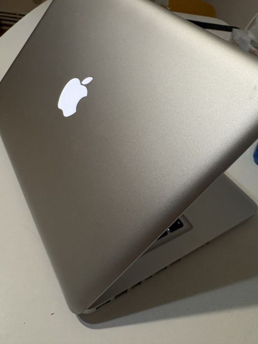 Vand MacBook Pro 13”