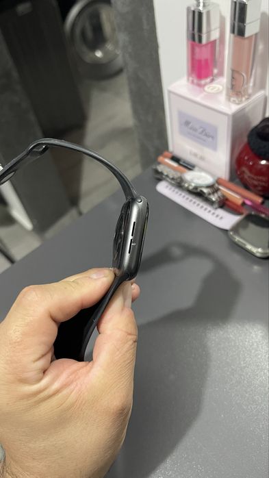 Iwatch se 44 mm apple watch