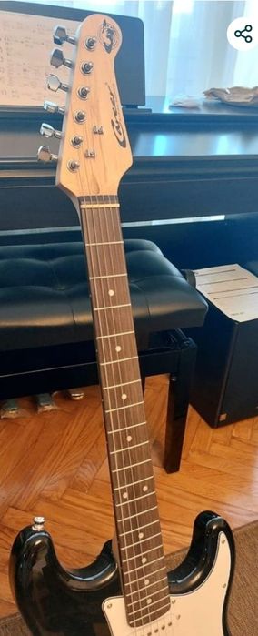 Chitara stratocaster Career noua