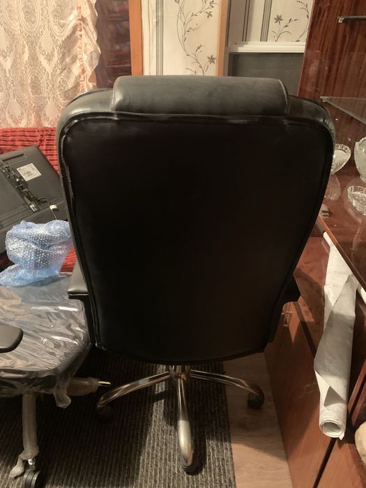 Кресло офисное черное