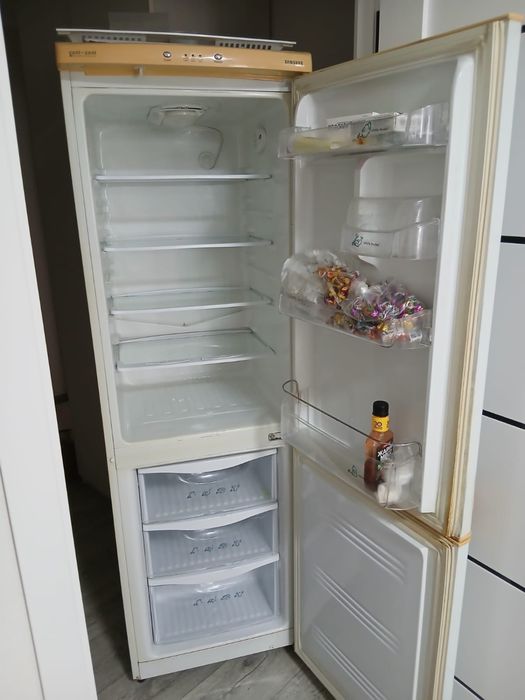 Холодильник (не рабочий)