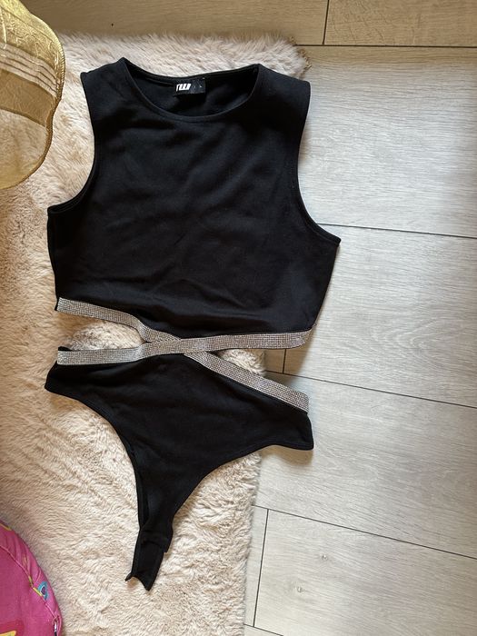 Изрязано боди с камъчета