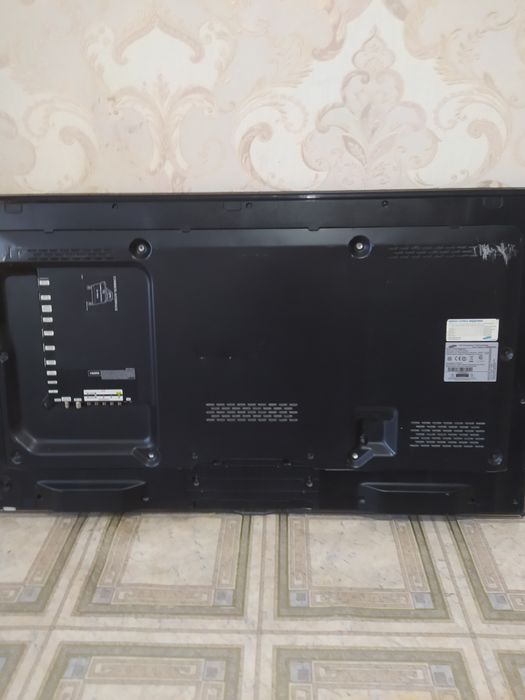 Телевизор SAMSUNG 105*60