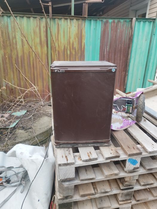 Продам холодильник. Бу холодильник