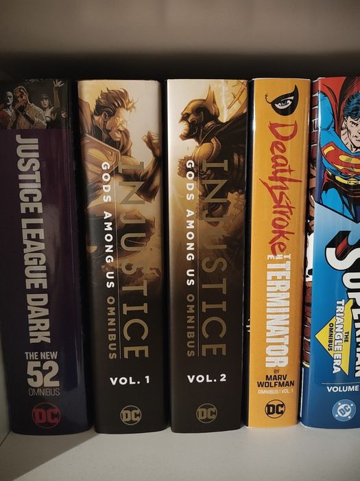 Комикс Injustice Omnibus vol 1 & 2
