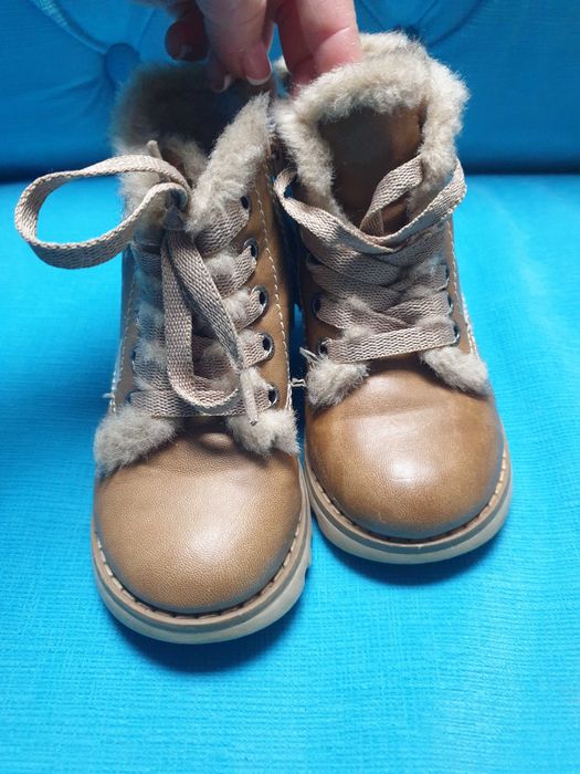 Продавам дестки обувки Skechers ,ZARA ,ADIDAS и други..