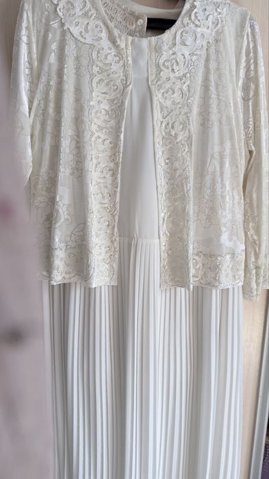 Продаётся платье.