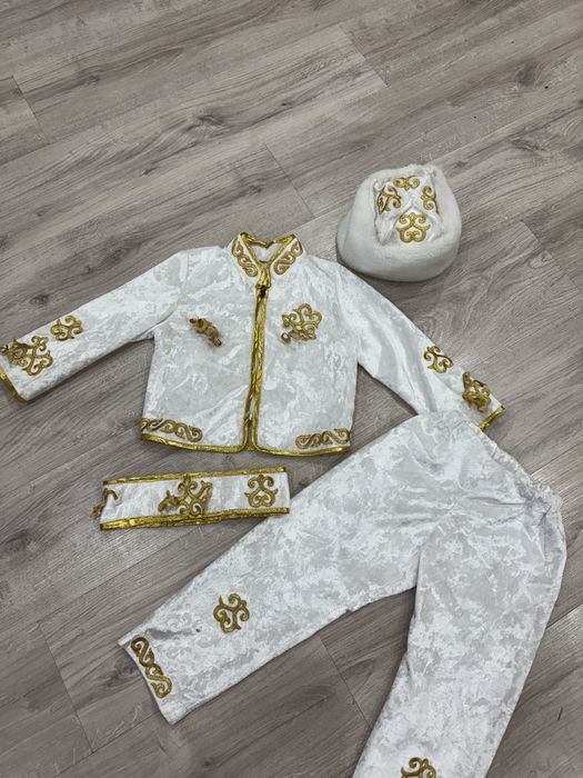 Продам костюм срочно