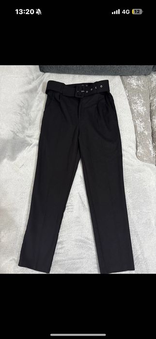 Pantaloni eleganți, preț 75 de lei, Karol