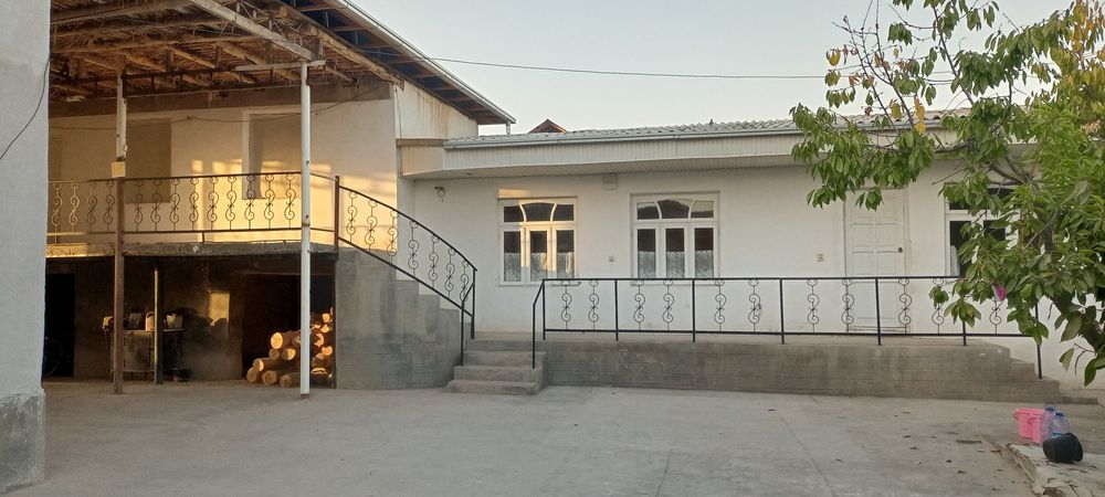 Уй сотилади 12 сотих, 7 хона, ошхoна,санузел,хаммом