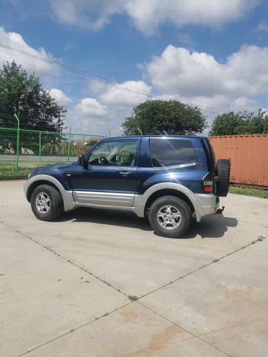 Inchiriere AUTO  Mitsubischi Pajero 3.2