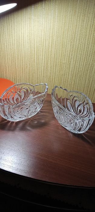 Продам два хрустальных салатника