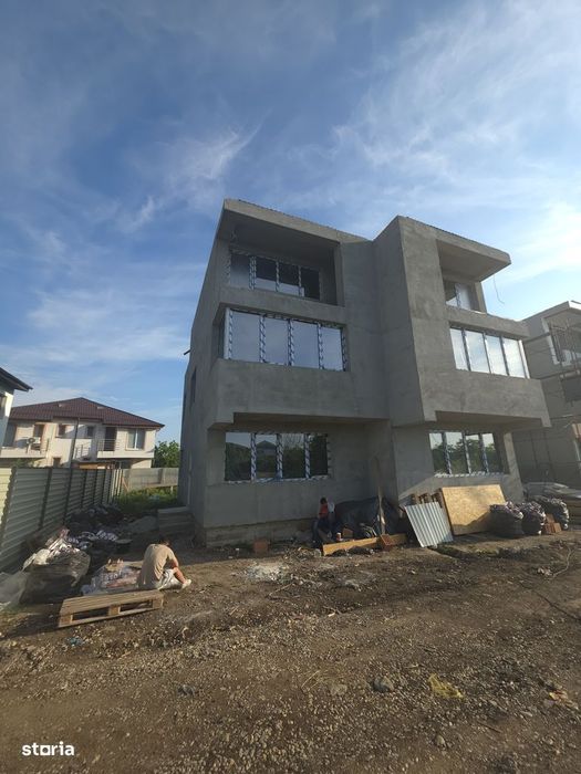 Duplex P+1+M 3 dormitoare 3 bai