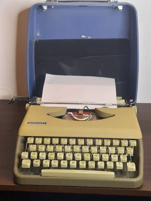 Mașină de scris Antares impecabilă