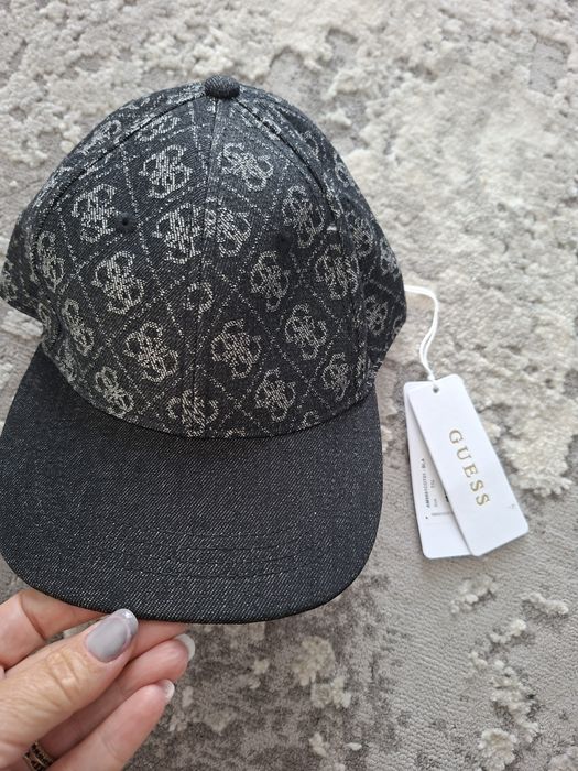 Sapca guess noua