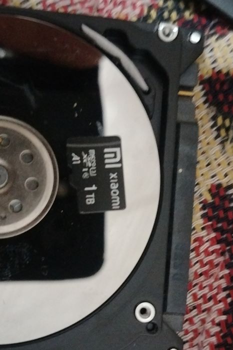 micro 1 TB. Новая флешка .