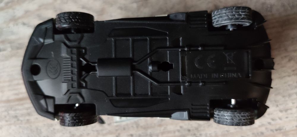 Модель машины Pagani 1:43