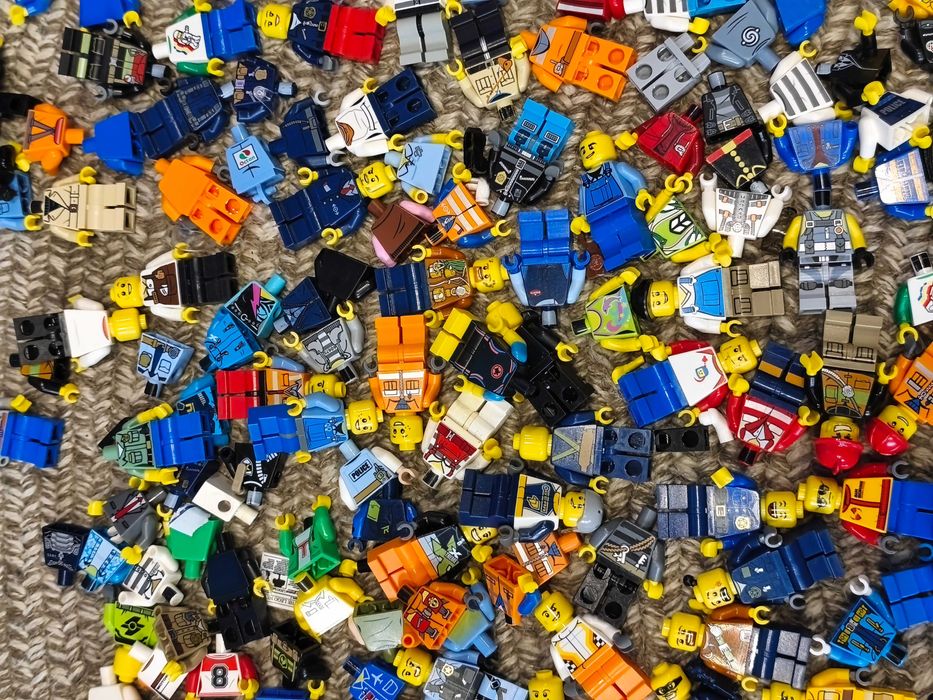 LEGO Минифигури разнообразни - ASSORTED LEGO MINIFIGURES