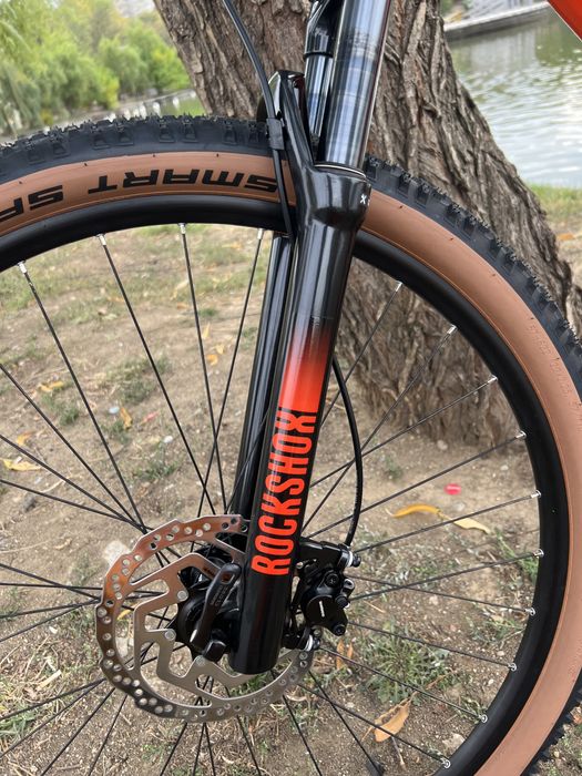 Bicicleta cube attention 2023