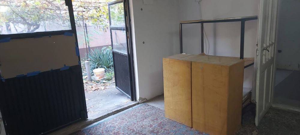 Casă 3 camere – 80 mp cu curte și acces auto – Dristor, București