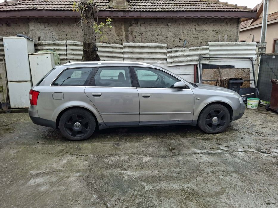 Vând audi A4 benzina
