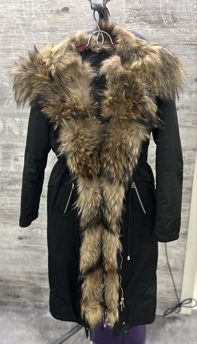 Дълга парка с естествен косъм