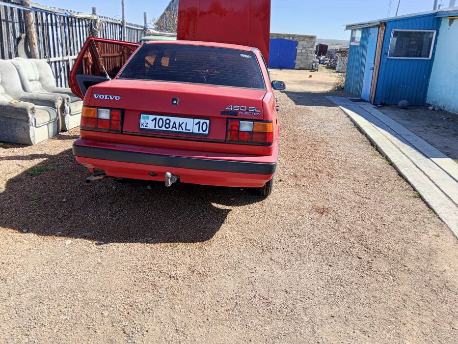 Продаю Автомобиль Volvo 460