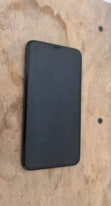 Iphone XSmax garantiyasi bor