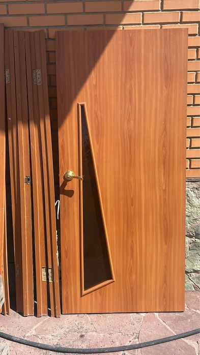 Продаю двери б/у