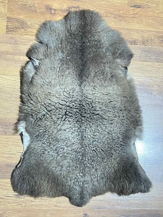 Обработени агнешки кожи