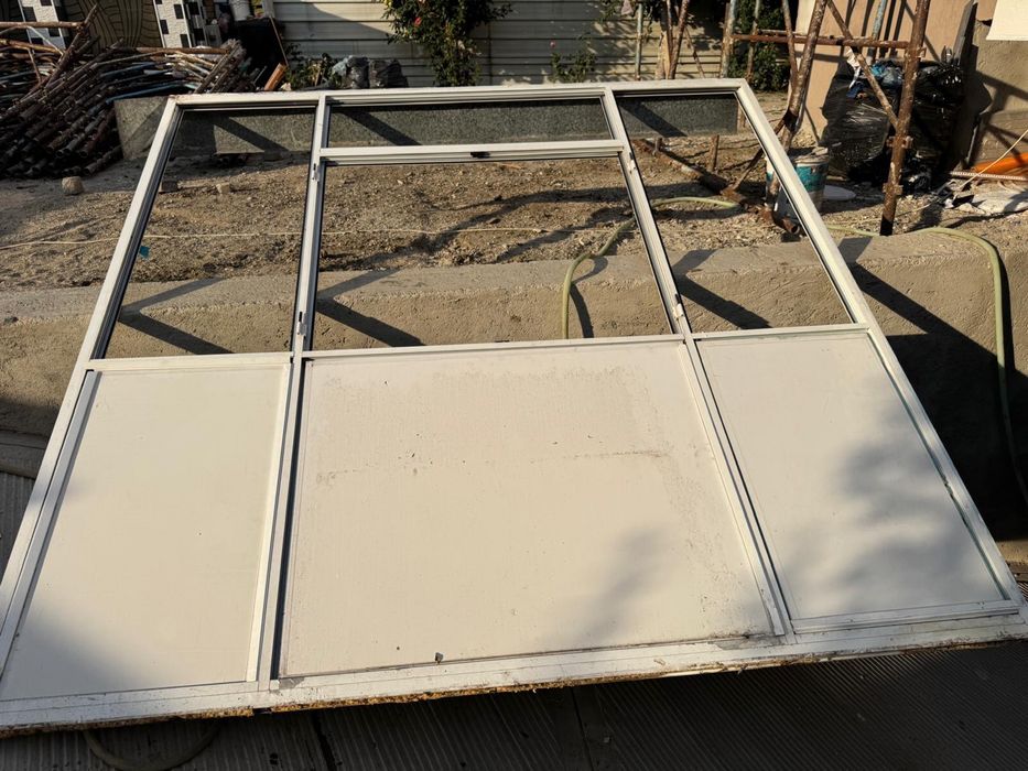 Balcon din aluminiu cu geamuri format din 2 laturi