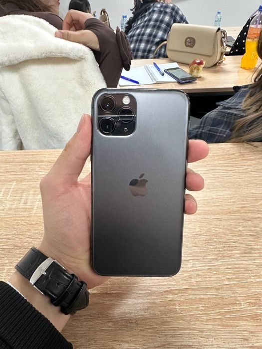 Iphone 11pro holati zor