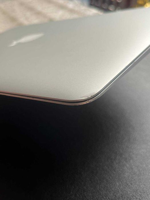 Macbook Air  13 (2017) - 8 GB ОЗУ,  256 GB SSD