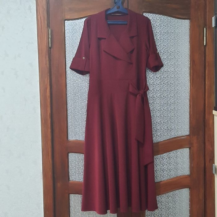 Нарядное женское платье