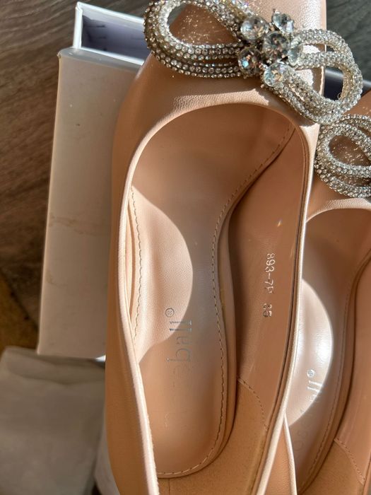 туфли продам новый.