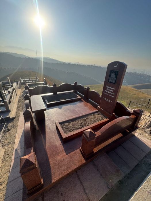 Памятники. Ескерткіш тас