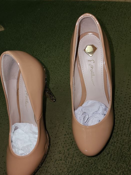 Туфли пашти енги холати зур 35 раз баланд бугани ун сотвоман оладиган