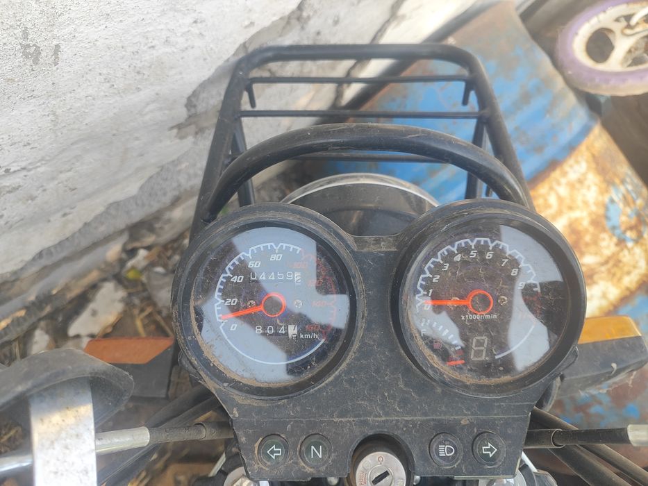 Продам мотоцикл GSX 200см³ 300k
